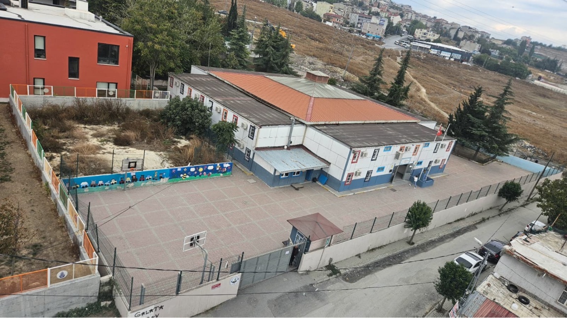 Şehit Şerife Bacı İlkokulu Fotoğrafı